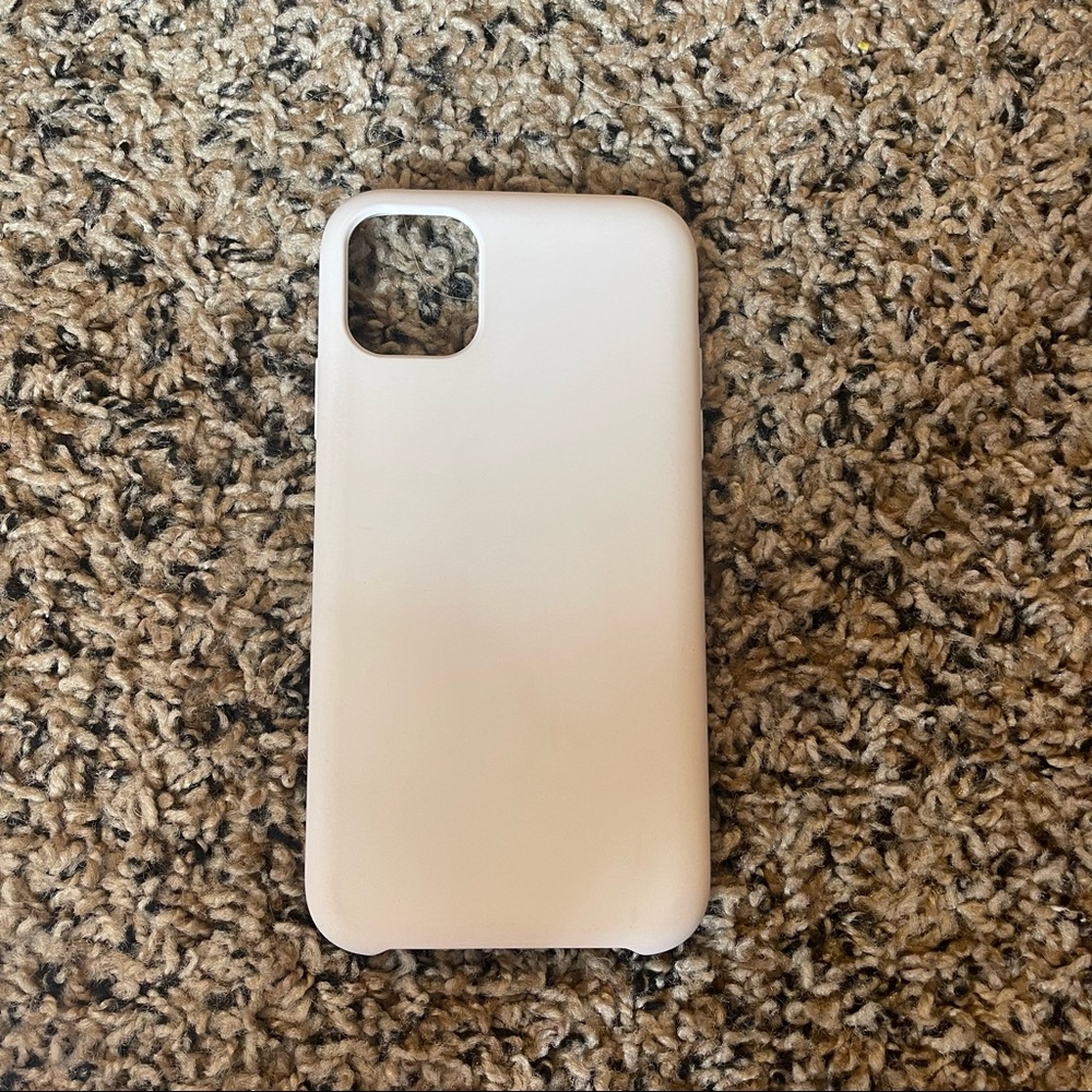 White IPhone 11 case